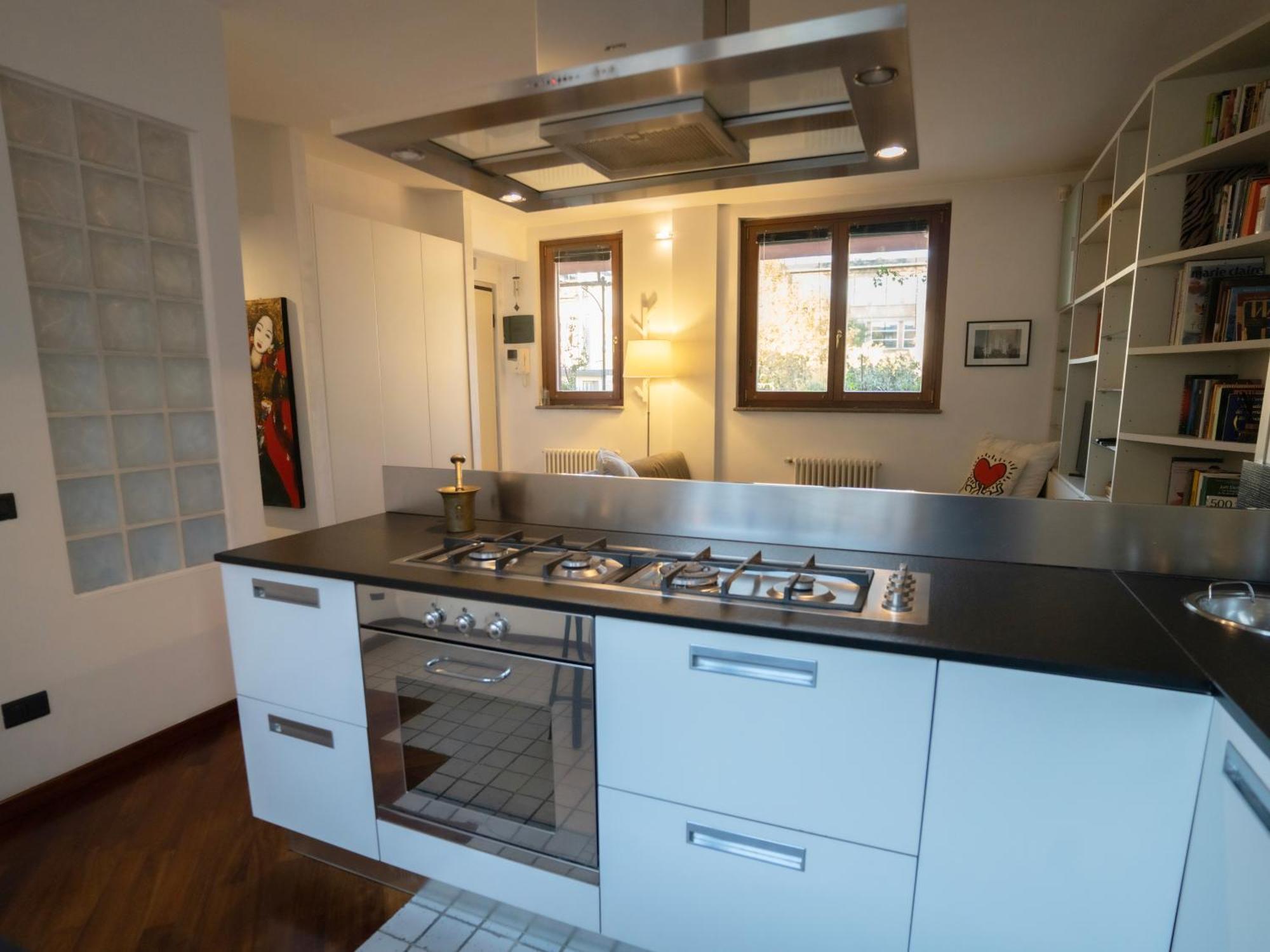 Appartement Bastia Rm Scalo Romana Prada Bocconi Ieo Ied Forum Assago Duomo15min *
